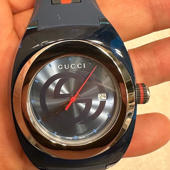 Gucci Sync XXL Blue Rubber Unisex Watch YA137104 - Picture 2 of 10